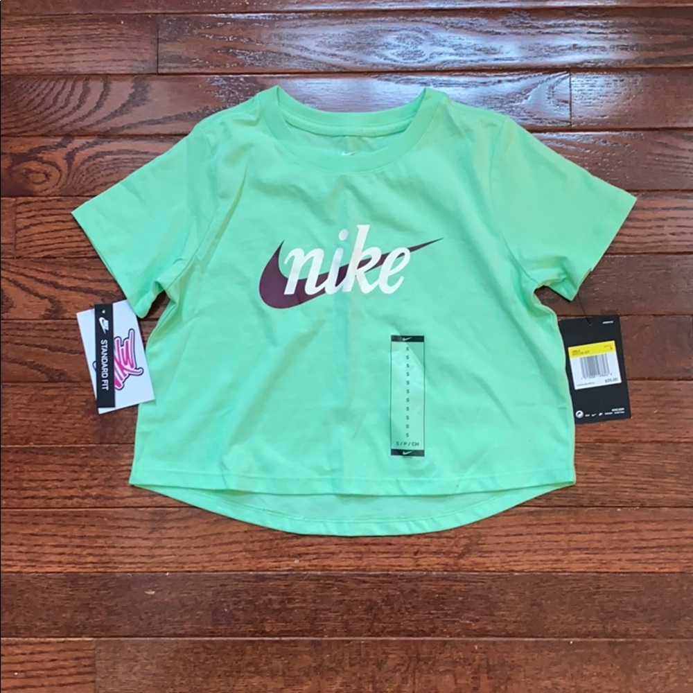 Girls size small Nike crop top